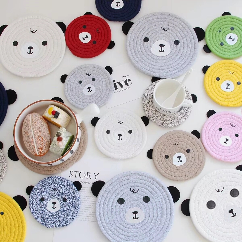 Hand-woven Bear-shaped Heat Insulated Pad