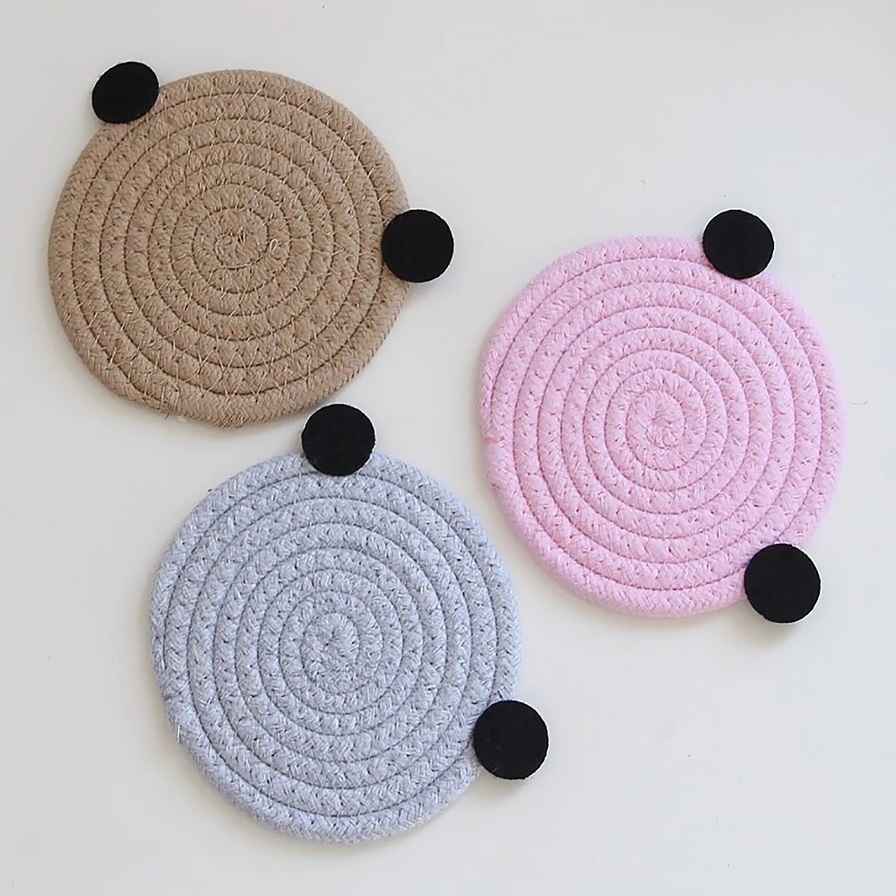 Hand-woven Bear-shaped Heat Insulated Pad