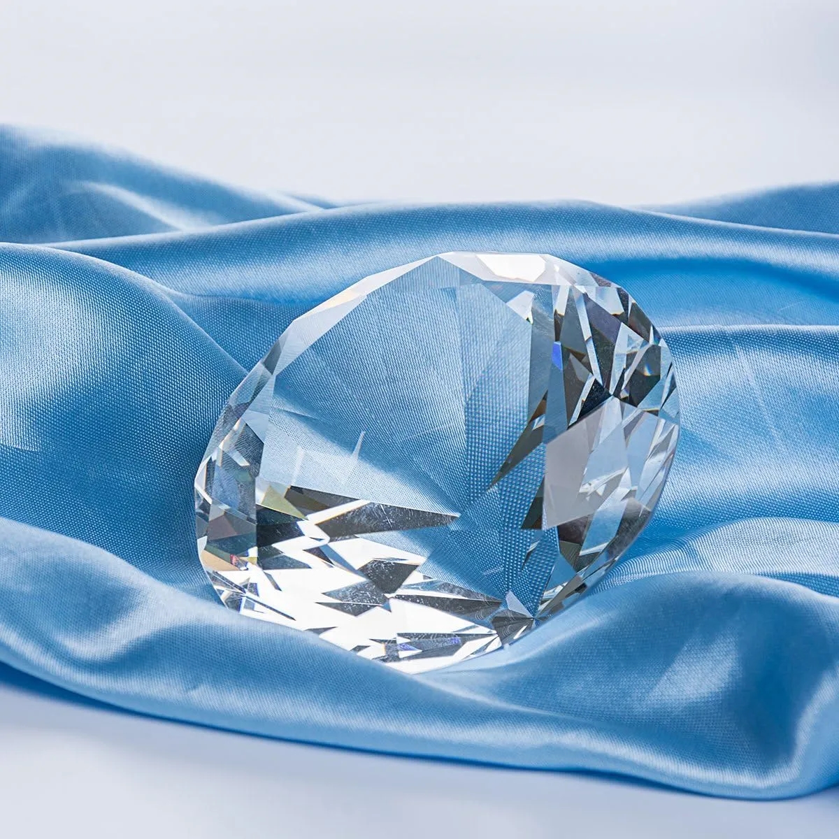 2" Crystal Faceted Diamond Paperweight Wedding Home Decor