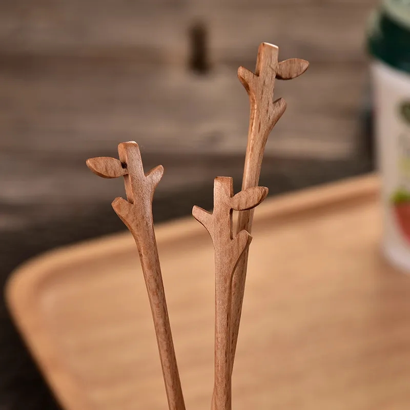 Leaf-Design Wooden Kitchen Spoons for Cooking and Serving