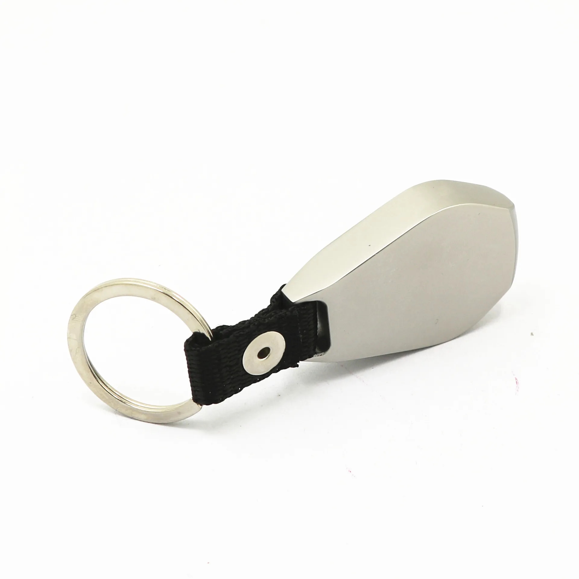 Zinc Alloy Keychain Compass - Elegant Navigation Accessory