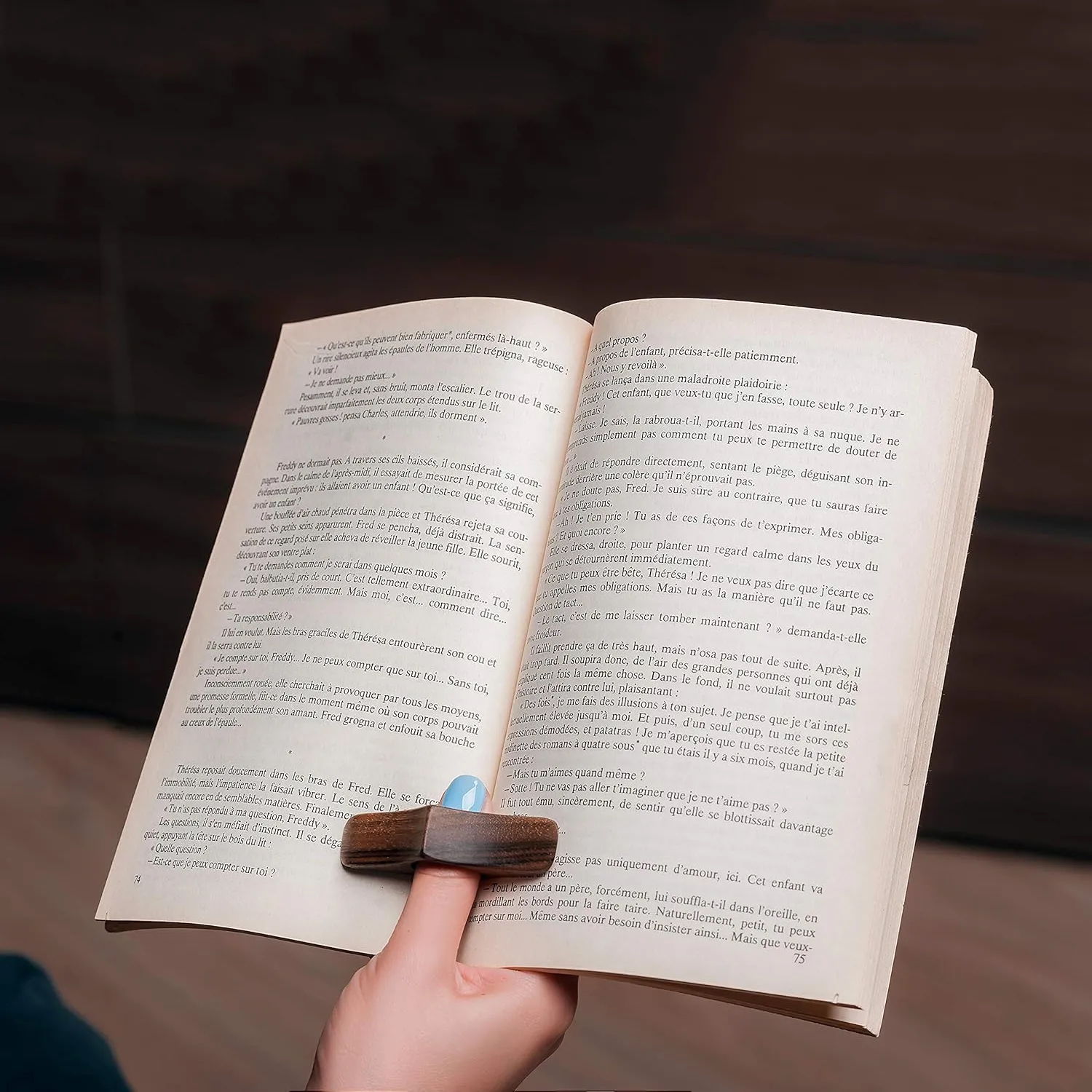 22mm Wood Single-Hand Book Holder Reading Ring Bookmark